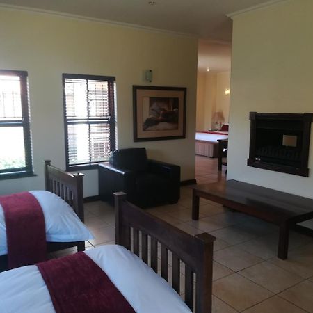 Moon And Sixpence Garden Guest House Muldersdrift Εξωτερικό φωτογραφία